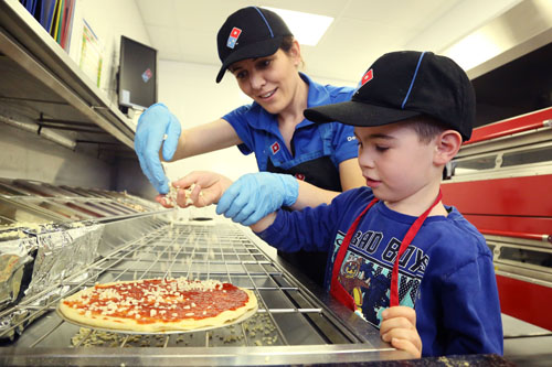 dominos party5