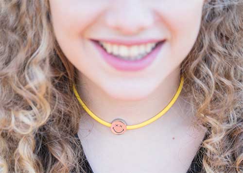 brappz smiley choker