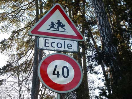 ecole roadsigns